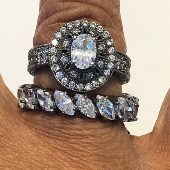 Vintage Antique Style Sterling Silver and Faux Diamond 2 Ring Set - Picture 4 of 11